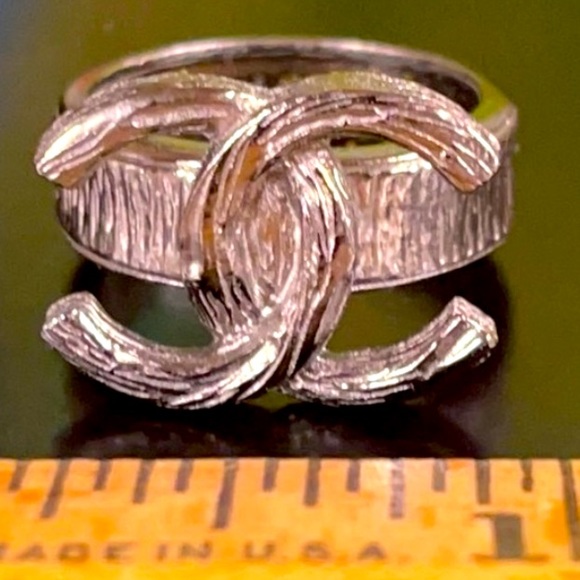 WOW POSHMARK - AUTHENTIC CHANEL PARIS SUPERMODEL RING - Picture 7 of 16